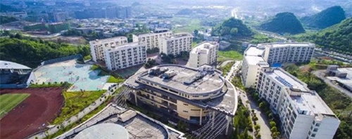 貴陽(yáng)鐵路司機(jī)學(xué)校(貴陽(yáng)職業(yè)技術(shù)學(xué)院中職部)鳥瞰校園4