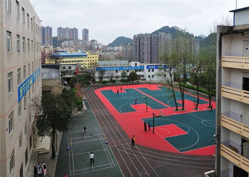 貴州鐵路技師學(xué)院(貴陽鐵路工程學(xué)校、貴陽鐵路高級技工學(xué)校)和尚坡校區(qū)運動場