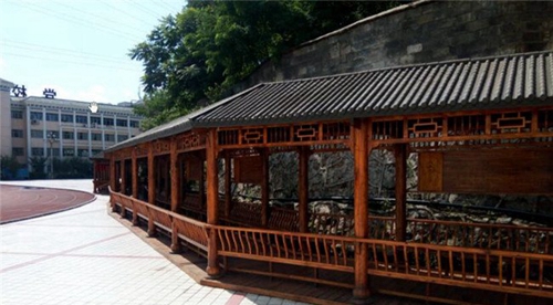 思南縣中等職業(yè)學(xué)校德潤長廊