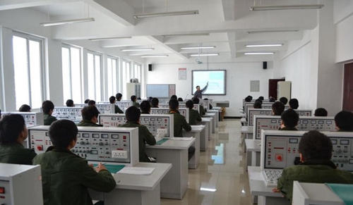 成都市天府新區(qū)成人中等專業(yè)學(xué)校電子專業(yè)實(shí)訓(xùn)課
