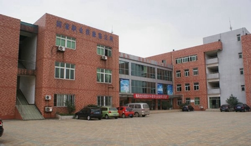 成都翔飛航空職業(yè)技術學校綜合樓