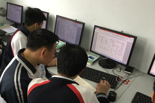 瀘州市江南職業(yè)中學(xué)校（瀘州江南職高）計算機(jī)實(shí)訓(xùn)