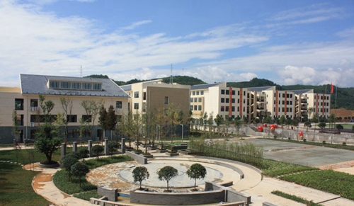 北川羌族自治縣七一職業(yè)中學(xué)教學(xué)樓實(shí)訓(xùn)樓操場