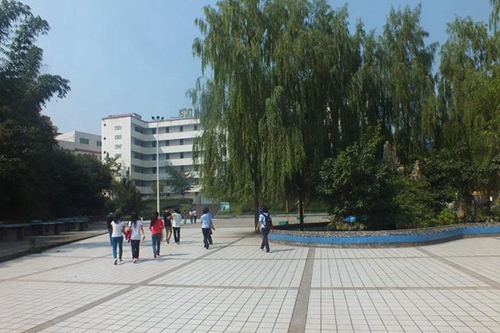 宜賓上寧縣職業(yè)高級(jí)中學(xué)校（長(zhǎng)寧縣職業(yè)技術(shù)學(xué)校）優(yōu)美的校園