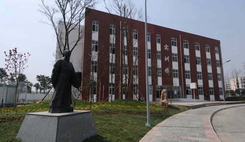 四川省商務學校（郫縣校區(qū)）實訓大樓