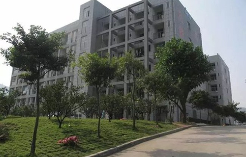 重慶工貿(mào)技師學院（重慶工貿(mào)高級技工學校）學生寢室、公寓樓