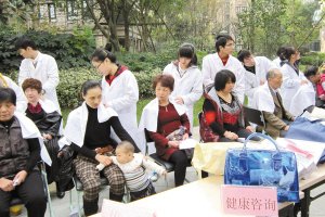 社區(qū)康復(fù)專業(yè)學(xué)子義診