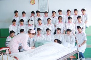 衛(wèi)校專業(yè)學生實踐教學