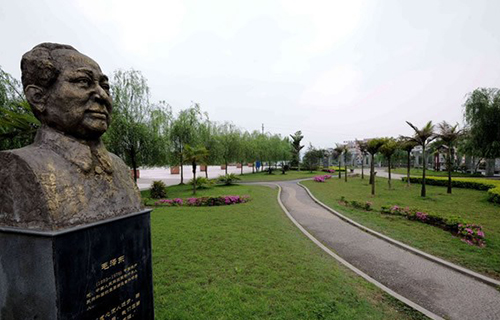 重慶工商學(xué)校校園一角