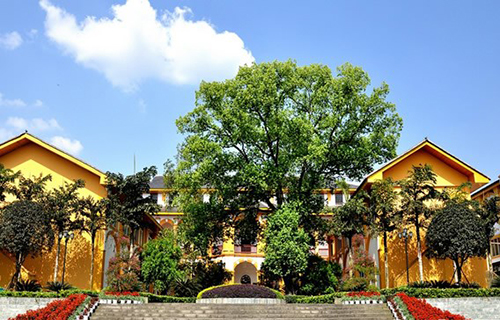 重慶工商學(xué)校黃樓