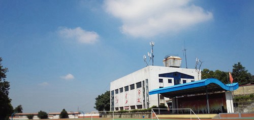 四川省鹽業(yè)學校塑膠運動場