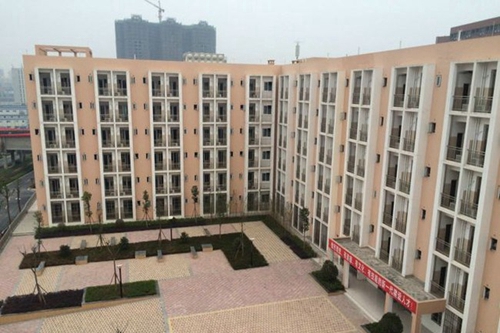 四川省鹽業(yè)學(xué)校成都校區(qū)：1號宿舍樓