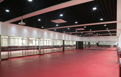 重慶市工業(yè)學(xué)校形體房