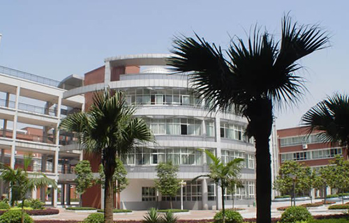 重慶龍門浩職業(yè)中學(xué)校校園風(fēng)景