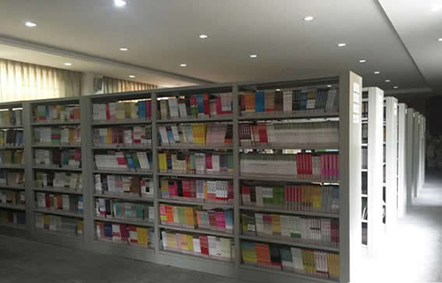 重慶市工藝美術學校圖書室