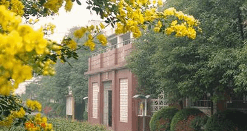 四川大學附設華西衛(wèi)生學校學生公寓一角