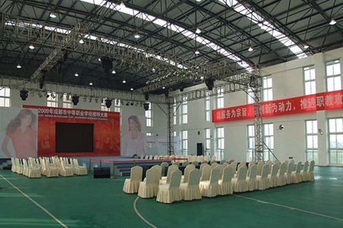 四川省成都市禮儀職業(yè)中學模特T形訓練臺