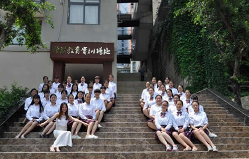 重慶工業(yè)管理職業(yè)學(xué)校未來(lái)的園丁