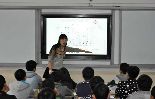 重慶工業(yè)管理職業(yè)學校專業(yè)課堂