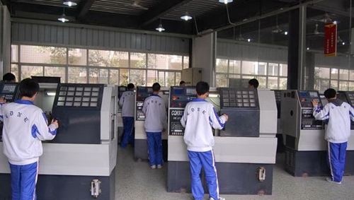 核工業(yè)成都機電學校數(shù)控技術(shù)