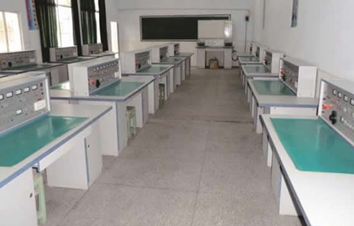 重慶市涪陵創(chuàng)新計(jì)算機(jī)學(xué)校電子電工實(shí)訓(xùn)