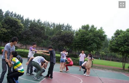 成都金海洋創(chuàng)意產(chǎn)業(yè)職業(yè)技術(shù)學(xué)校趣味活動4