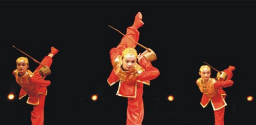 四川現(xiàn)代藝術學校三人舞《茶館》