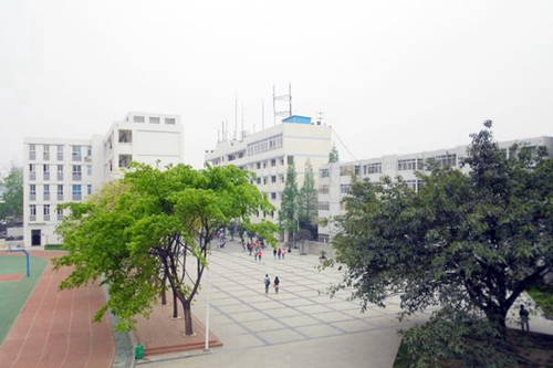 成都市洞子口職業(yè)高級(jí)中學(xué)校校園日常