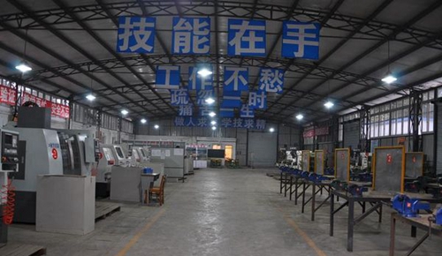成都市洞子口職業(yè)高級(jí)中學(xué)校數(shù)控實(shí)訓(xùn)室