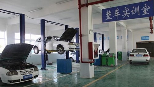 汽車專業(yè)實(shí)訓(xùn)室