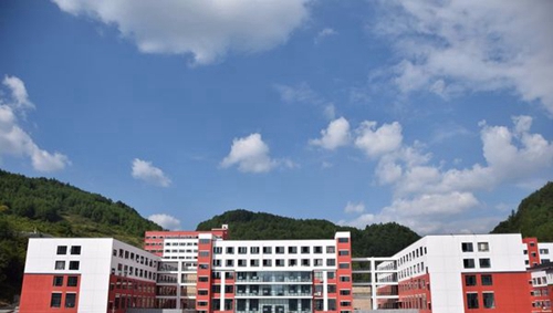 鳳岡縣中等職業(yè)學校教學樓