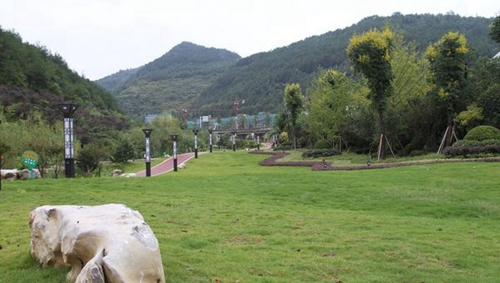鳳岡縣中等職業(yè)學校濕地公園