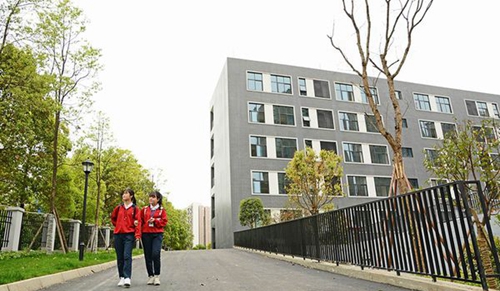 成都市現(xiàn)代職業(yè)技術(shù)學(xué)校學(xué)校新校區(qū)3