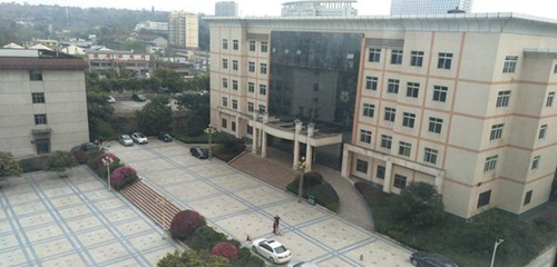 成都成醫(yī)一附院護士學(xué)校校園環(huán)境