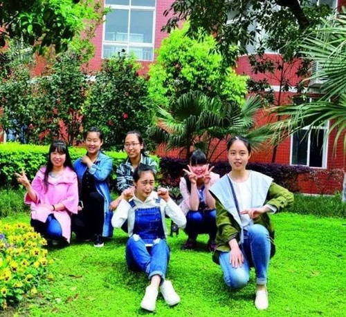 成都市機(jī)械高級(jí)技工學(xué)校學(xué)子風(fēng)采