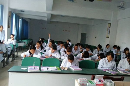 中國(guó)五冶大學(xué)（高新校區(qū)）課間休息