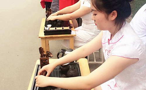 四川核工業(yè)技師學院成都溫江校區(qū)茶藝展示