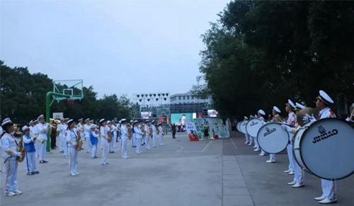  四川省高縣職業(yè)技術(shù)學(xué)校鼓號(hào)隊(duì)合影