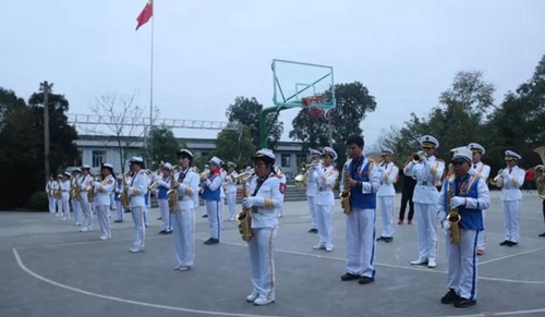  四川省高縣職業(yè)技術(shù)學(xué)校鼓號(hào)隊(duì)合影2
