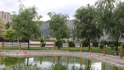 六盤水職業(yè)技術(shù)學(xué)院校園風(fēng)景
