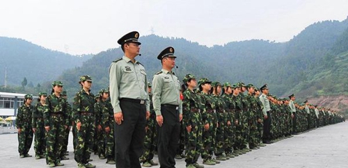四川省電子商務(wù)學校學校軍訓8