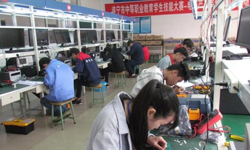 四川省遂寧市安居職業(yè)高級(jí)中學(xué)校電子專(zhuān)業(yè)實(shí)訓(xùn)