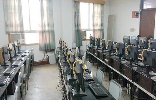 重慶機電技工學(xué)校計算機室