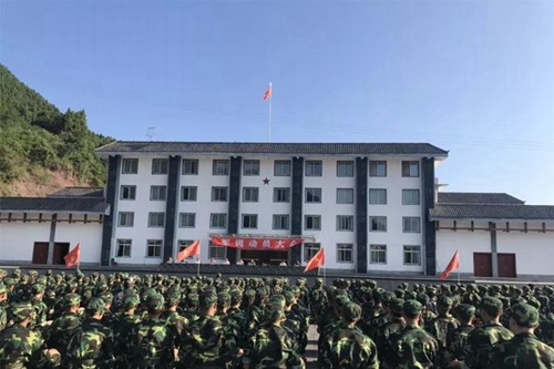 達(dá)州鳳凰職業(yè)技術(shù)學(xué)校軍訓(xùn)動員