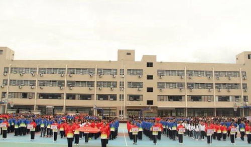 達(dá)州鳳凰職業(yè)技術(shù)學(xué)校運(yùn)動會開幕式2