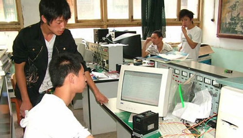 貴州省機電學(xué)校實驗圖展