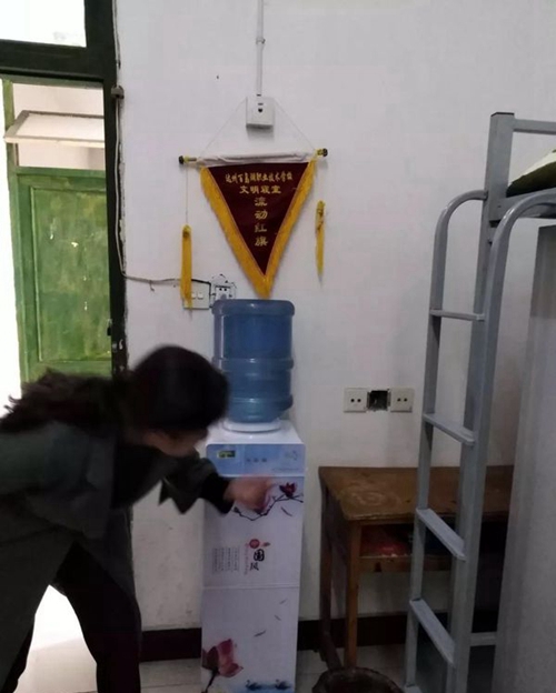 達(dá)州百島湖職業(yè)技術(shù)學(xué)校飲水機(jī)