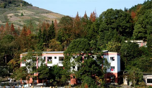 達(dá)州百島湖職業(yè)技術(shù)學(xué)校校園風(fēng)貌