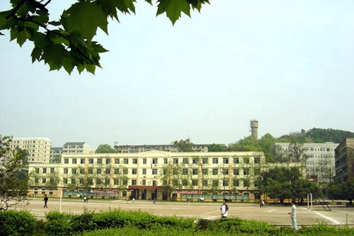 內(nèi)江鐵路機械學(xué)校（內(nèi)江鐵技校）內(nèi)江校區(qū)教學(xué)樓