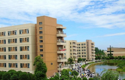 內(nèi)江鐵路機械學(xué)校（內(nèi)江鐵技校）郫縣安德校區(qū)學(xué)生寢室
